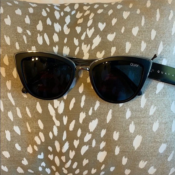 NWT Quay Cat Eye Sunglasses
